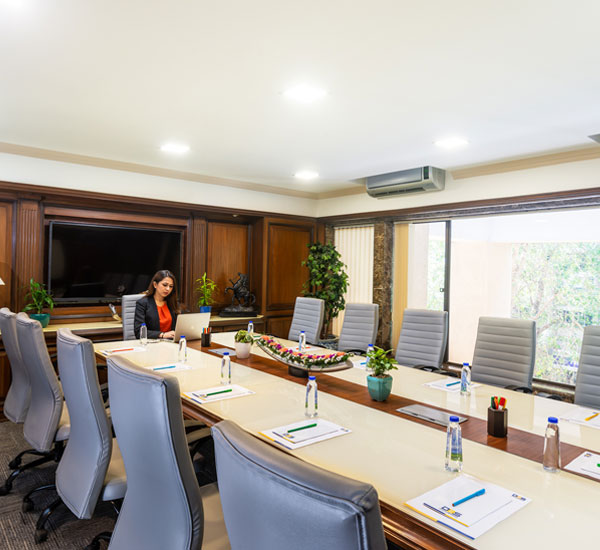 Things to look for before selecting meeting rooms in Mumbai